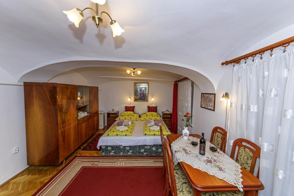 Barokk Vendeghaz Hotel Eger Kamer foto