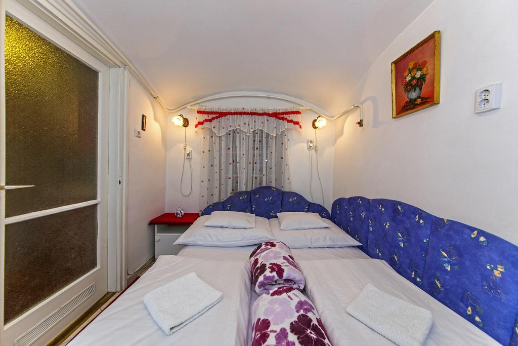 Barokk Vendeghaz Hotel Eger Kamer foto