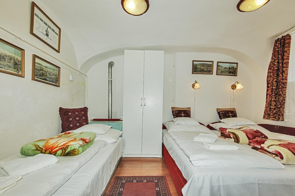 Barokk Vendeghaz Hotel Eger Buitenkant foto