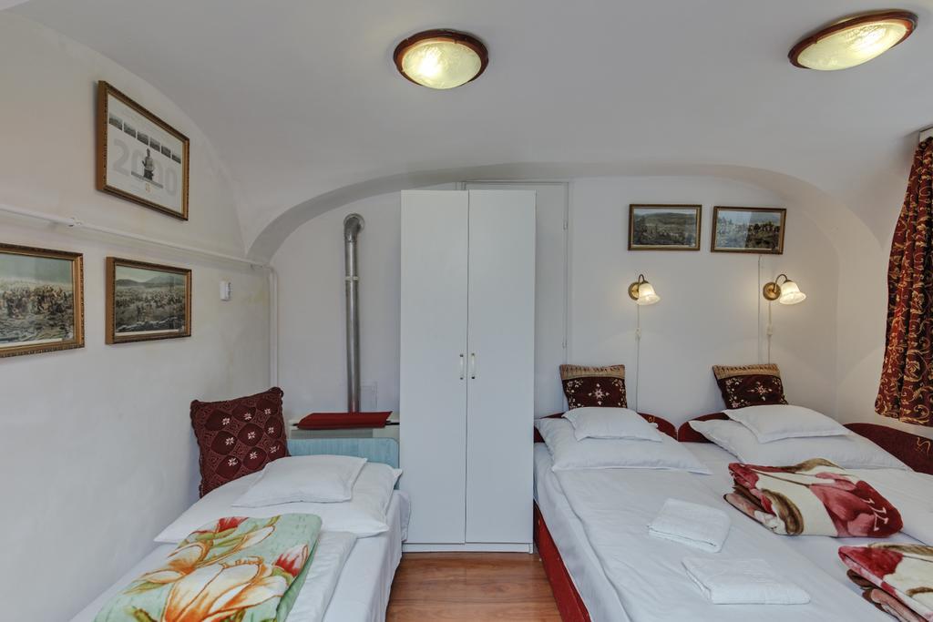 Barokk Vendeghaz Hotel Eger Buitenkant foto