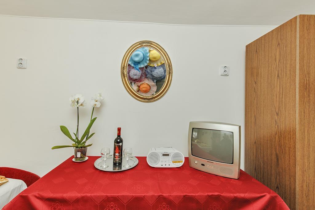 Barokk Vendeghaz Hotel Eger Buitenkant foto