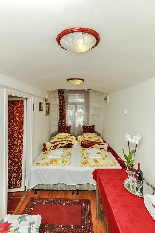 Barokk Vendeghaz Hotel Eger Buitenkant foto