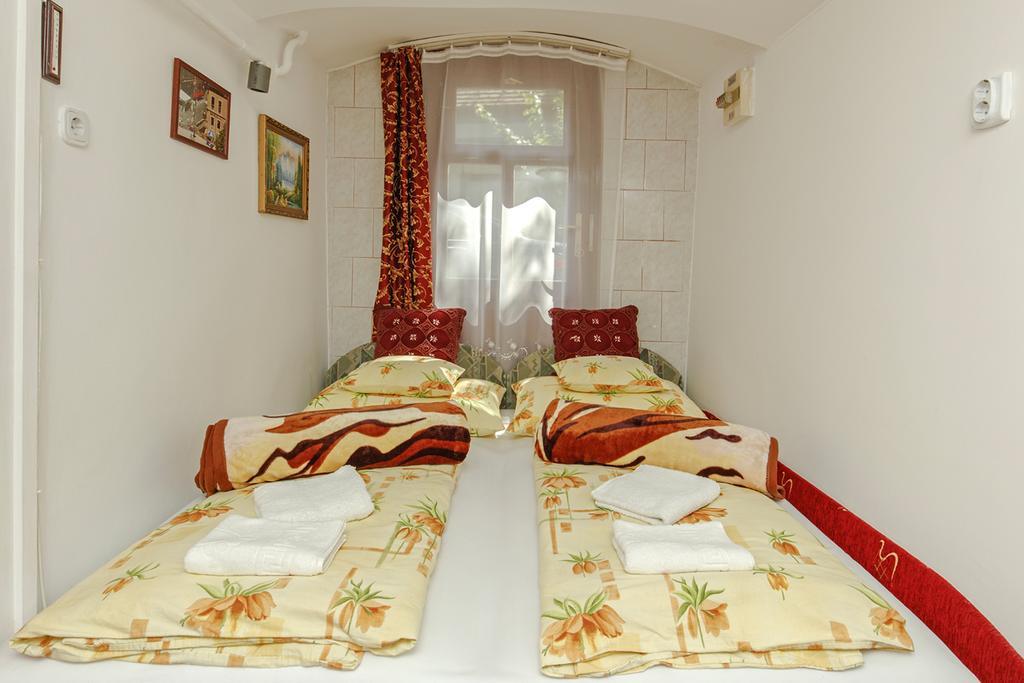 Barokk Vendeghaz Hotel Eger Buitenkant foto