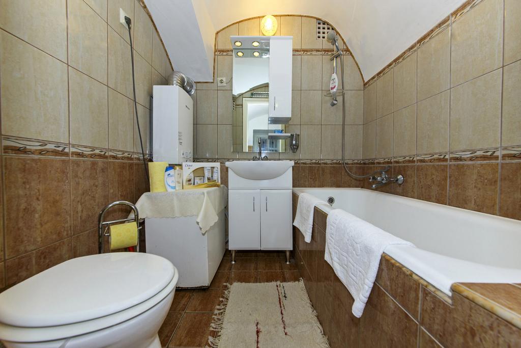 Barokk Vendeghaz Hotel Eger Buitenkant foto